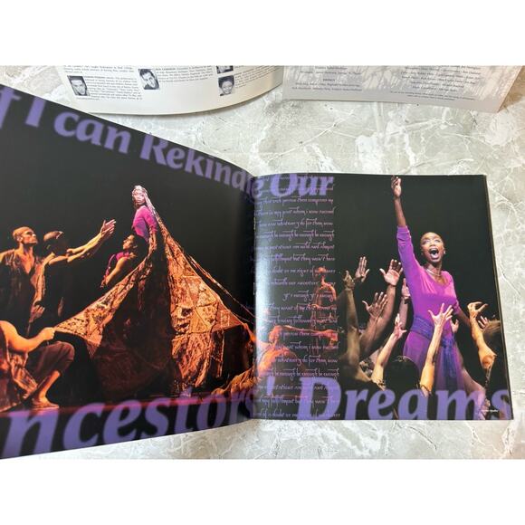 Vintage 2000 Elton John and Tim Rice’s Aida Souvenir Brochure Book - Picture 4 of 4